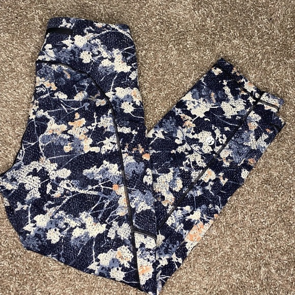 Lululemon Speed Up Crop in Spring bloom - Picture 7 of 7